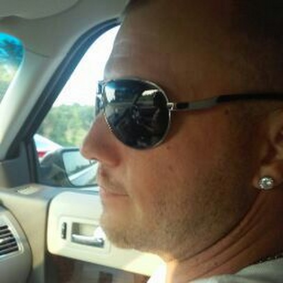 Meet your Posher, Kenneth - Picture 1 of 1